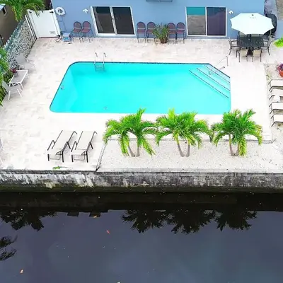 Tarpon Harbor 1 - Waterfront pool home near beach & downtown Las Olas