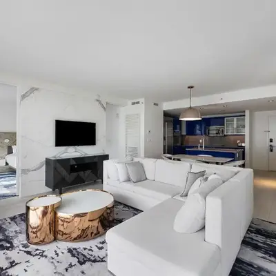 Resort-Style Residence Beachfront Condo Oasis