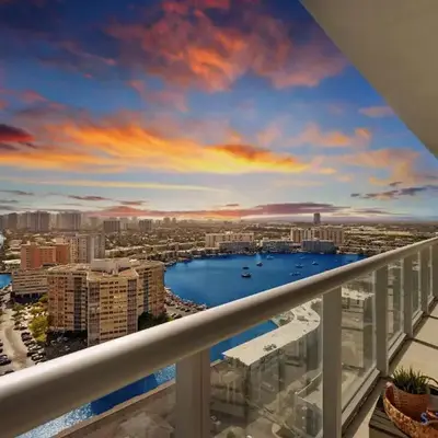Infinite View - Balcony - Gym - Pool