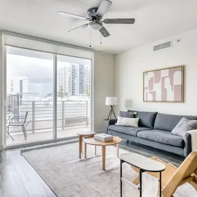 Brickell 2br w gym pool wd nr City Center MIA-40