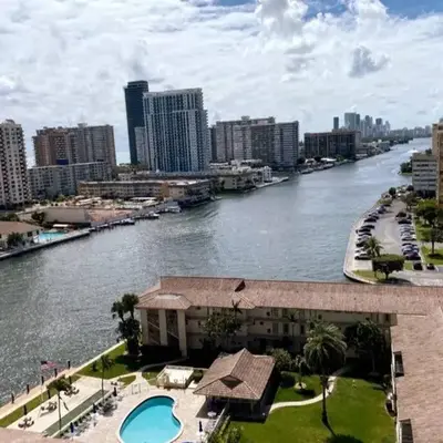 Ocean Breeze & City Style