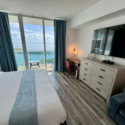 Balcony Ocean View ! WiFi - Pool - Gym - Parking