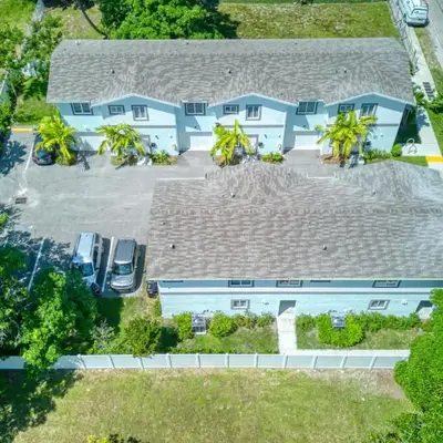30 Guests 3 Identical Brand New Townhomes in Downtown Fort Lauderdale