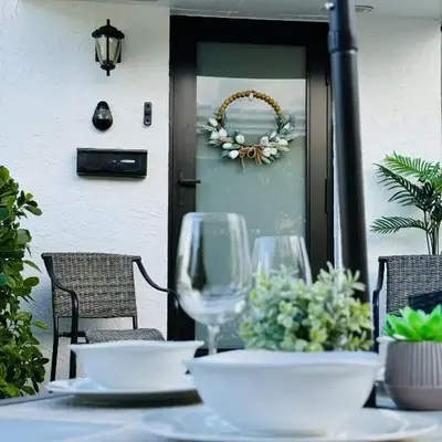 Stylish Stay Close to UM City Vibes
