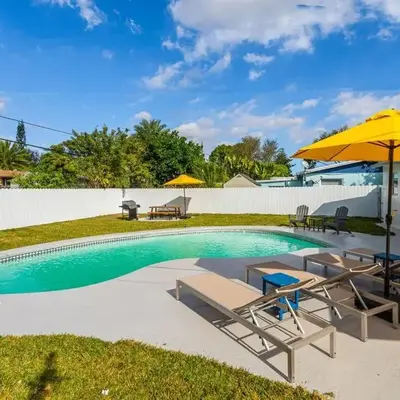 Modern Home 3 Bedrooms with Pool