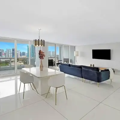 Enchanted! Miami Skyline & Water Views