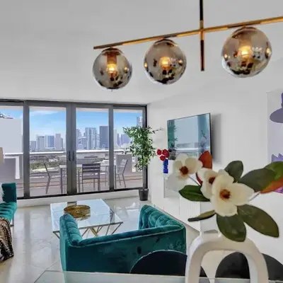Euphoria - Miami Skyline & Water Views