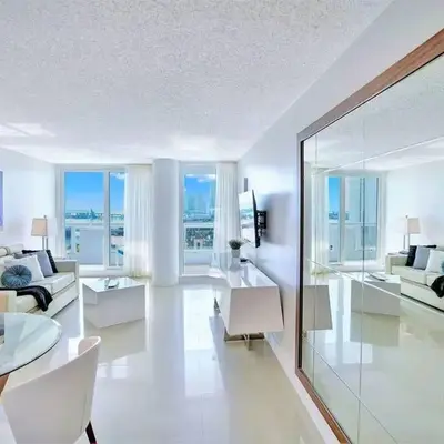 Stay in Love! Miami Skyline Views
