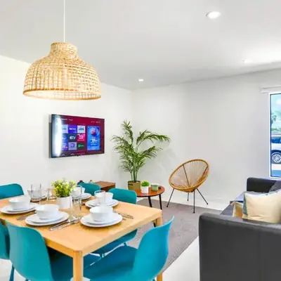 Stunning 3-Bedroom Duplex with Free Parking