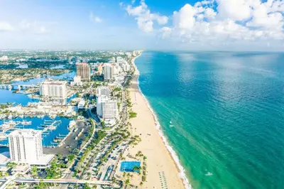 an aerial view of a beach and the ocean at Luxury 3bd/2ba near Beach & Las Olas in Fort Lauderdale