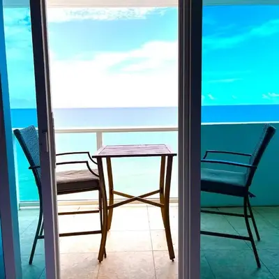 Castle 1527 Studio Balcony Direct Beach Access