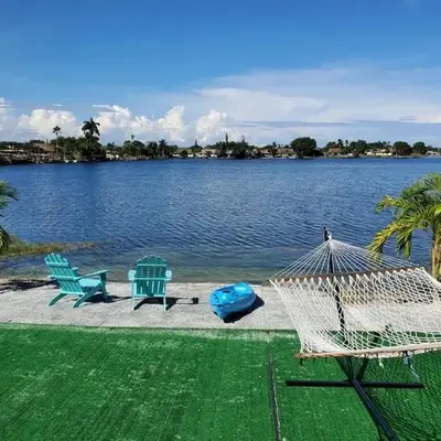 Lakeside Retreat with Private Yard & Kayak