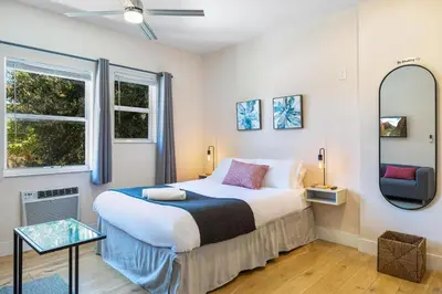 Gallery image of Bloom Hideaway - Mins to Las Olas & Beach in Fort Lauderdale