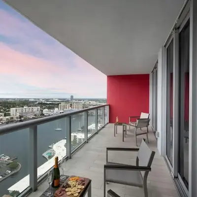 Amazing view - Balcony - Gym - Pool