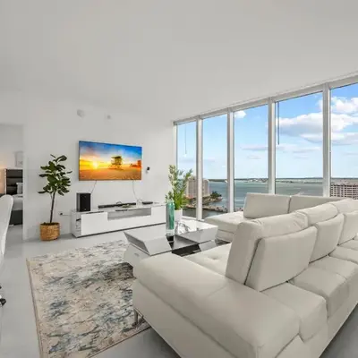 LOVELY 2 BR W ICON BRICKELL-WATERVIEWS -FREE SPA