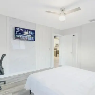 Spacious and luxurious home centrally located between Miami and Ft. Lauderdale