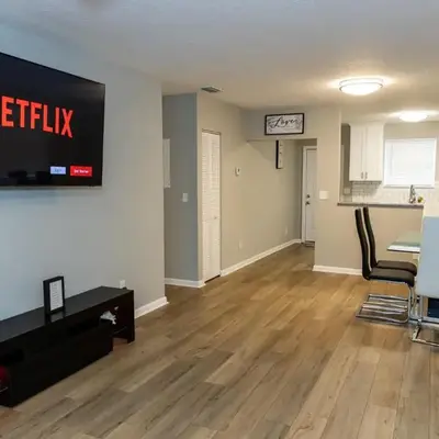 Cozy and Modern Vacation Home