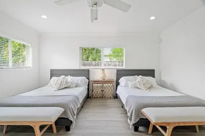 Gallery image of Spacious 4BR/3BA pool home, stylishly decorated in Plantation