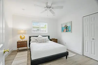 Gallery image of Spacious 4BR/3BA pool home, stylishly decorated in Plantation
