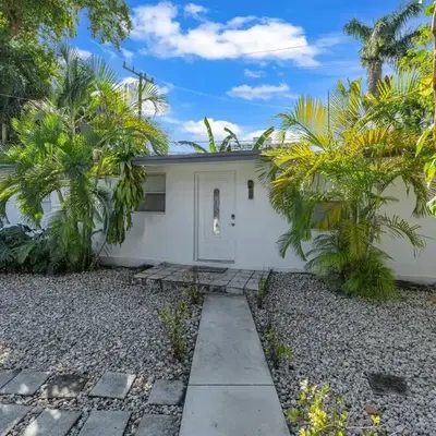 Biscayne Shore #2 - 3 2 - Charming and Tropical
