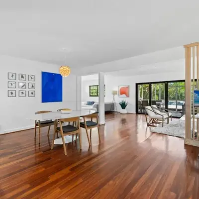 7 Minutes to Beach Saltwater Pool Open Floor Plan