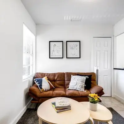 Inviting 1-BR apartment for 4 people V2
