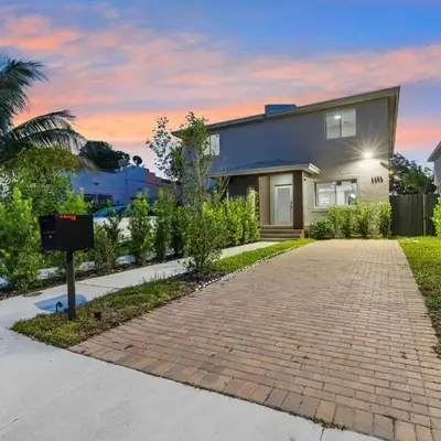 4 Bedroom Holiday Retreat BBQ Marketplace