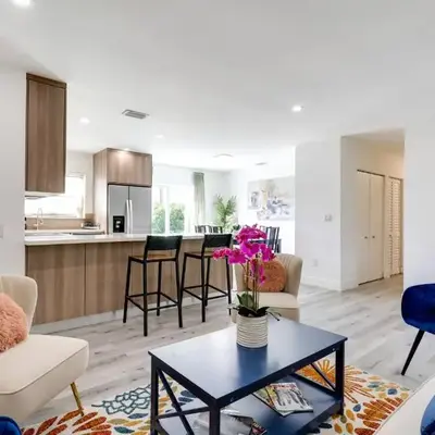 Spacious and Serene Miami Home Walk to Metrorail!
