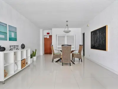 a dining room with a table and chairs at Ocean View 1 bed Sian 11th floor Miami in Hollywood