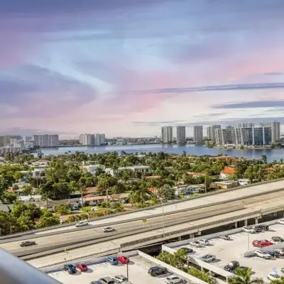 Beachside Bliss: 1BR Retreat Amenities