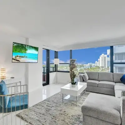Beautiful Beach Condo Beach Service 1020