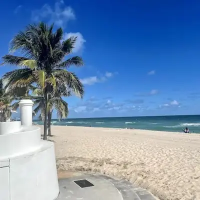Ocean Breeze Free Parking Apt 5