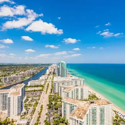 LYFE on the Beach 25th floor 1 bed unit with Oceanview