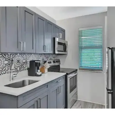 Rustic Retreats Beachy 1BR for 4 guests in the heart of Fort Lauderdale