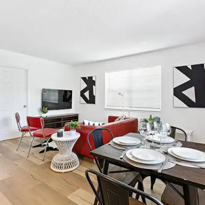 Lovely 2 BR condo with free parking on premises