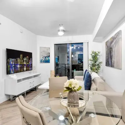 Modern 1 Bed in Downtown Doral With Free Parking