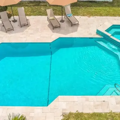 1 bedroom tropical pool house