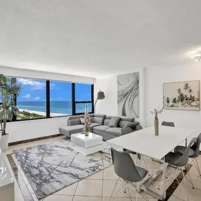 Beautiful condo in resort beach service 1004
