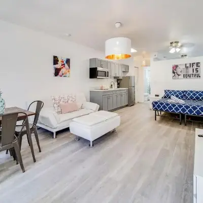 Beachfront 1 bedroom with 2 Queen Beds on Ocean Drive