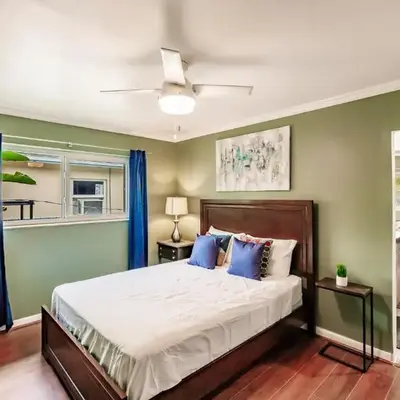 Uhost AI - Updated 1B1B Hideaway - Sleeps 3