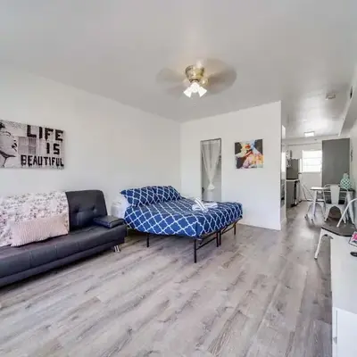 Deco Apt w/2 Queen Beds on Ocean Dr