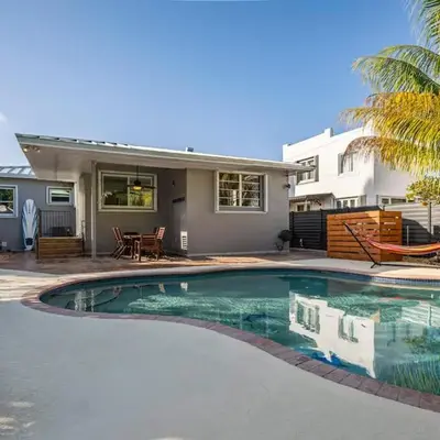 Surfers Cove - Modern 3 2 w Pool near Calle 8
