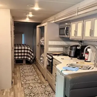 Private Cozy R/V