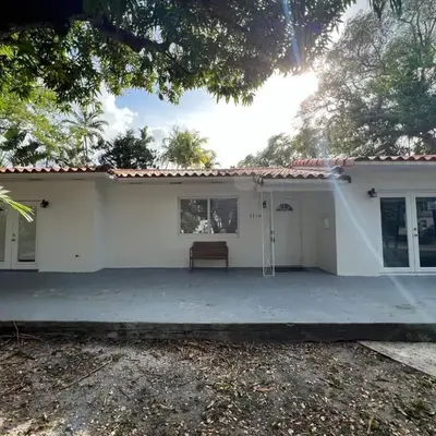 Entire home in Biscayne Park