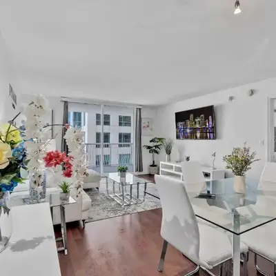 Amazing 1 Bed in Brickell key With FREE PKG