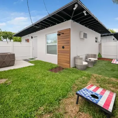Modern Apt Near Las Olas Beach