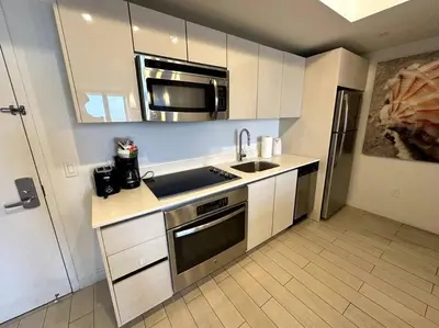 Gallery image of Waterfront Beach Apartment in Hallandale Beach