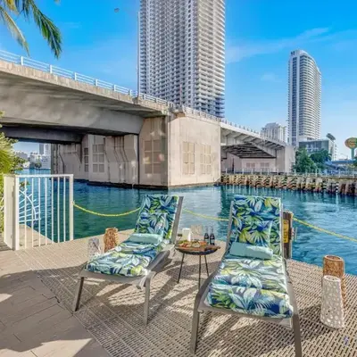 Spectacular Infinite View Balcony Pool Gym