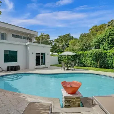 Contemporary 2BR Home with Pool & BBQ Access