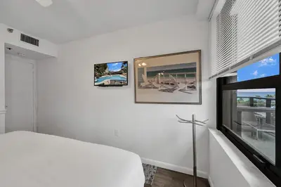 Gallery image of Cozy Miami Beach Condo Beach Service in Miami Beach